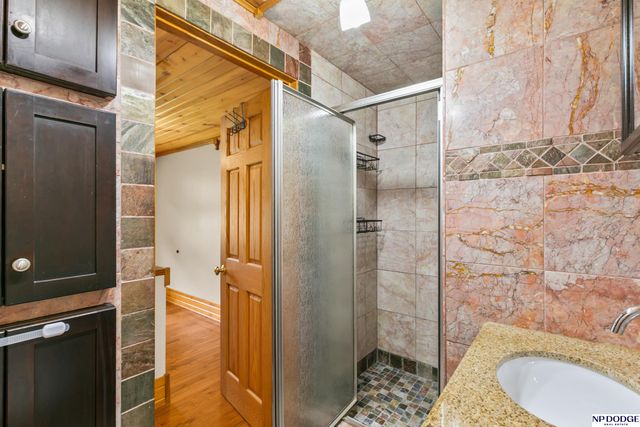 2126 S 38 Street, Omaha, NE 68105