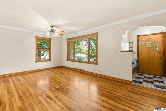 2126 S 38 Street, Omaha, NE 68105