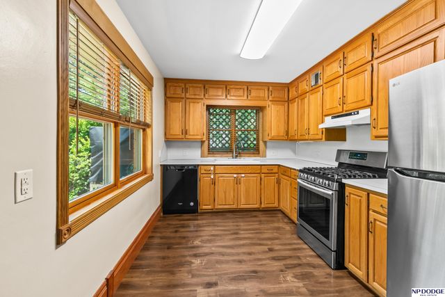 2126 S 38 Street, Omaha, NE 68105