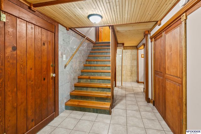 2126 S 38 Street, Omaha, NE 68105