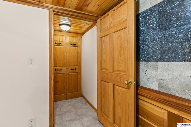 2126 S 38 Street, Omaha, NE 68105