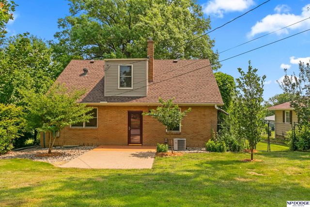 2126 S 38 Street, Omaha, NE 68105