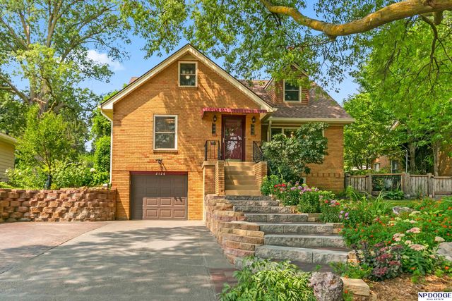 2126 S 38 Street, Omaha, NE 68105