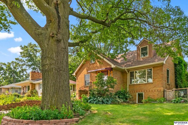 2126 S 38 Street, Omaha, NE 68105