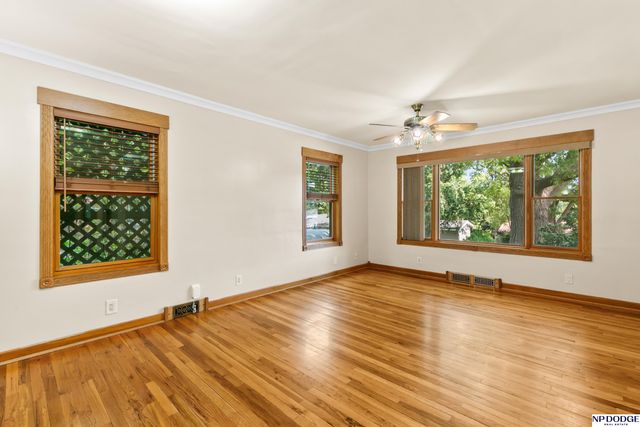 2126 S 38 Street, Omaha, NE 68105