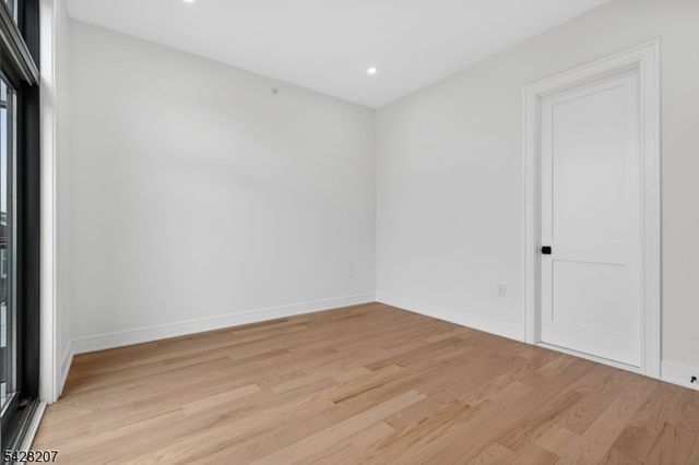 522 Valley Rd 2, Clifton City, NJ 07013