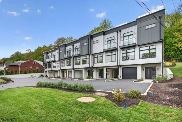 522 Valley Rd 2, Clifton City, NJ 07013
