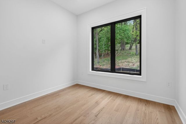 522 Valley Rd 2, Clifton City, NJ 07013
