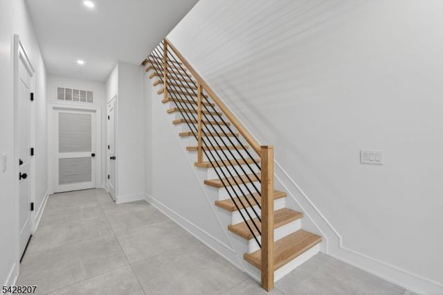 522 Valley Rd 2, Clifton City, NJ 07013