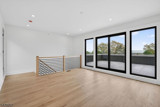 522 Valley Rd 2, Clifton City, NJ 07013