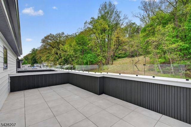 522 Valley Rd 2, Clifton City, NJ 07013