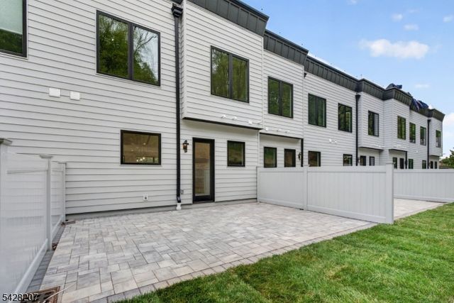 522 Valley Rd 2, Clifton City, NJ 07013