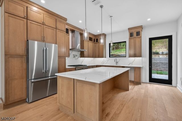 522 Valley Rd 2, Clifton City, NJ 07013