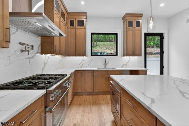 522 Valley Rd 2, Clifton City, NJ 07013