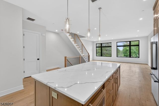 522 Valley Rd 2, Clifton City, NJ 07013