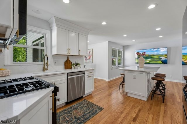 59 Sunnyside Rd, West Orange Twp., NJ 07052