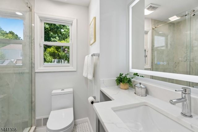 59 Sunnyside Rd, West Orange Twp., NJ 07052