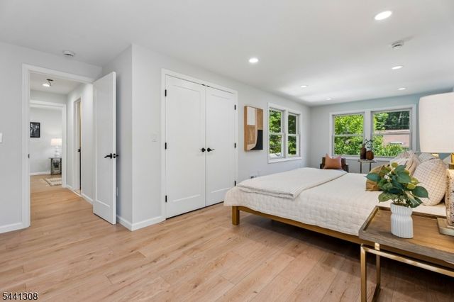 59 Sunnyside Rd, West Orange Twp., NJ 07052