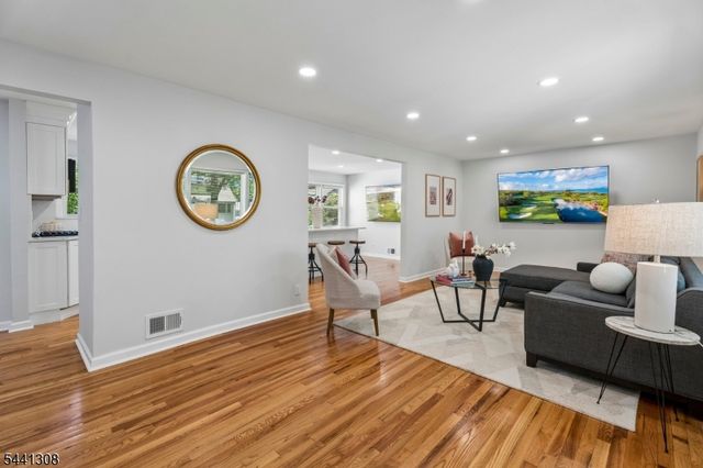 59 Sunnyside Rd, West Orange Twp., NJ 07052