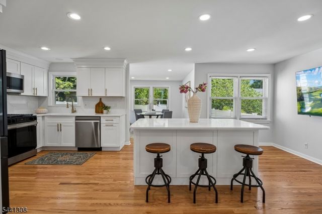 59 Sunnyside Rd, West Orange Twp., NJ 07052