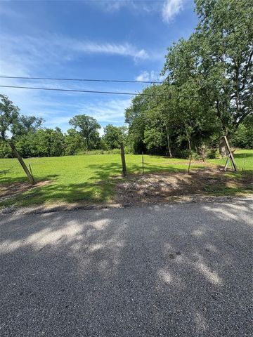 1907 Bell Street, Dayton, TX 77535