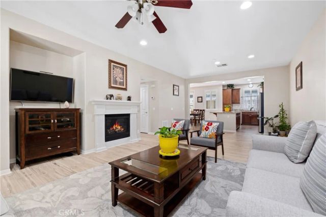 1413 Manchester Way, Tustin, CA 92782