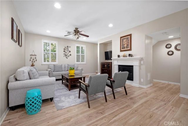 1413 Manchester Way, Tustin, CA 92782