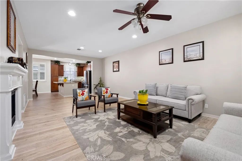 1413 Manchester Way, Tustin, CA 92782