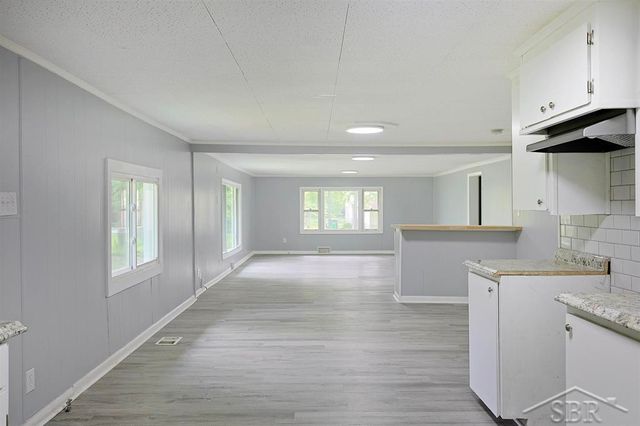 62 Five Mile Road, Midland, MI 48640