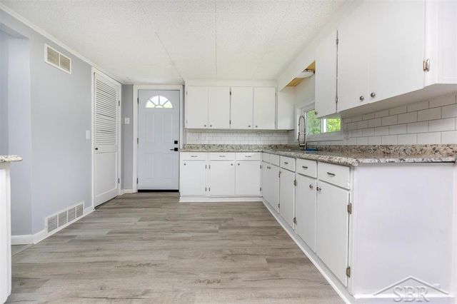 62 Five Mile Road, Midland, MI 48640
