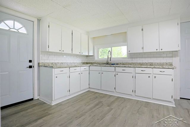 62 Five Mile Road, Midland, MI 48640