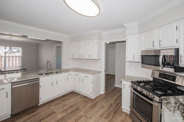 1807 E Leonard St, Pensacola, FL 32503