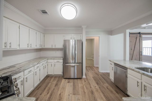 1807 E Leonard St, Pensacola, FL 32503