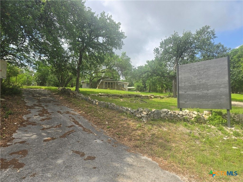 8251 Fm 2673, Canyon Lake, TX 78133