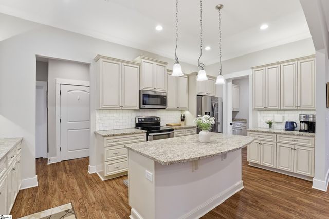 555 Riverstead Drive, Marietta, SC 29661