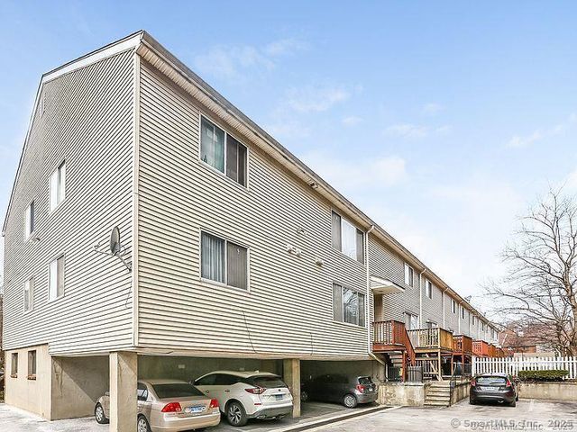 33 Pleasant Street 13, Stamford, CT 06901