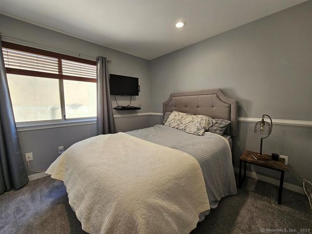 33 Pleasant Street 13, Stamford, CT 06901