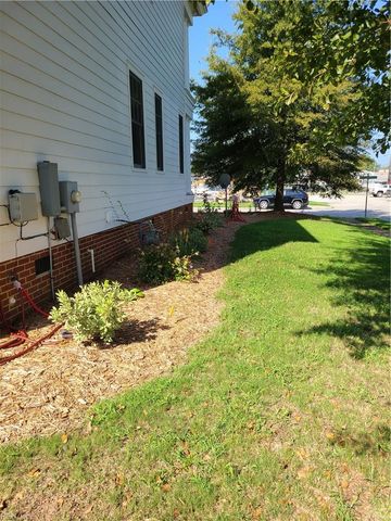 51 Armstrong ST, Portsmouth, VA 23704
