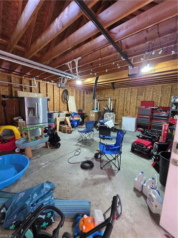 51 Armstrong ST, Portsmouth, VA 23704