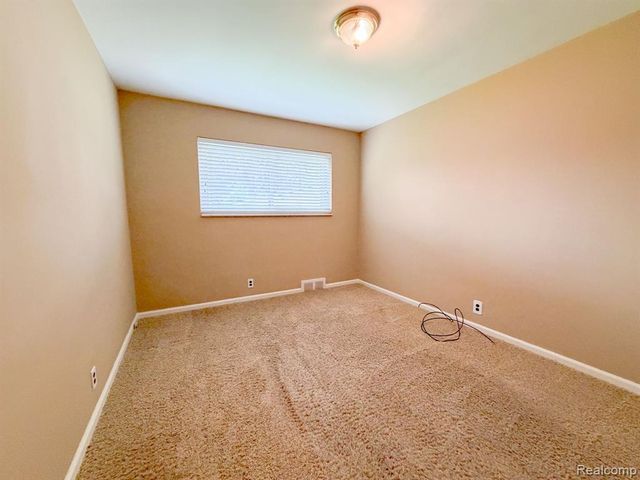 27323 Jean Road, Warren, MI 48093
