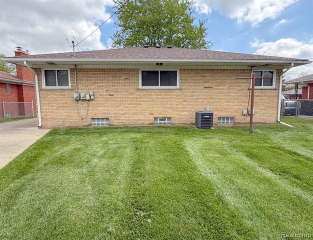 27323 Jean Road, Warren, MI 48093