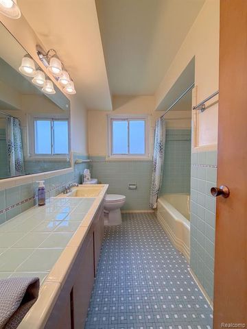 27323 Jean Road, Warren, MI 48093