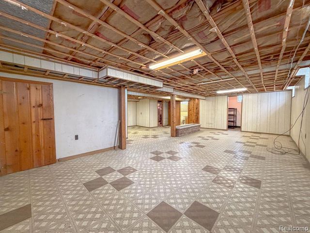 27323 Jean Road, Warren, MI 48093