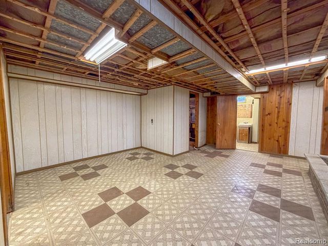 27323 Jean Road, Warren, MI 48093
