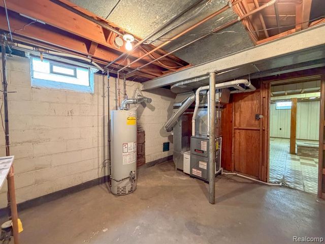 27323 Jean Road, Warren, MI 48093