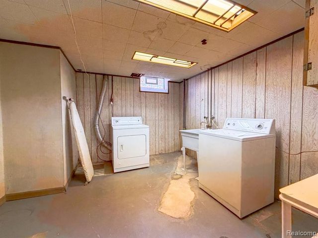 27323 Jean Road, Warren, MI 48093