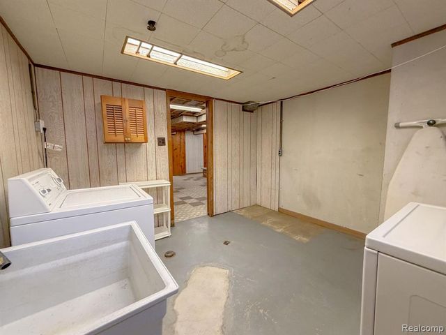 27323 Jean Road, Warren, MI 48093
