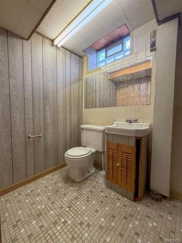 27323 Jean Road, Warren, MI 48093
