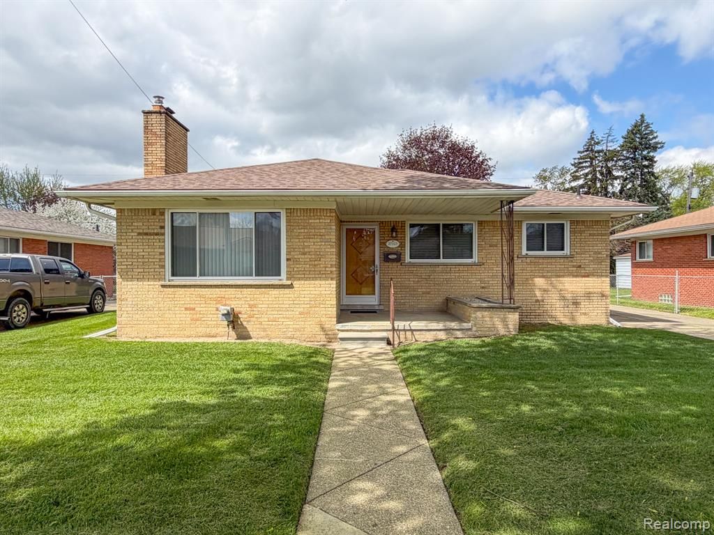 27323 Jean Road, Warren, MI 48093