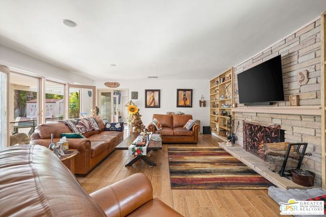 344 N Sunset Way, Palm Springs, CA 92262